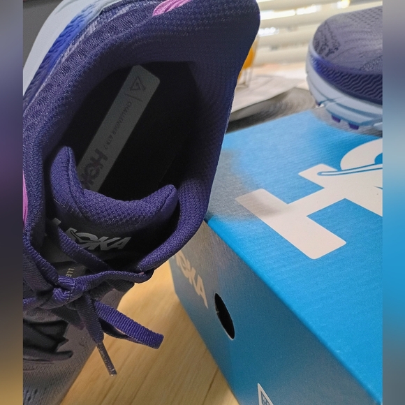 NEW Hoka Women's Blue and Purple Athletic Shoes - Picture 7 of 8
